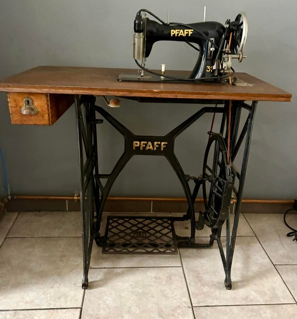 Naaimachine PFAFF hout metaal deco vintage old, Antiek en Kunst, Ophalen