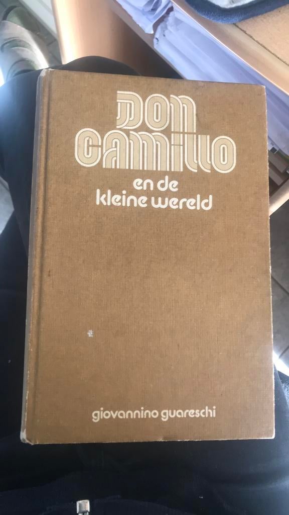 Don camillo en de kleine wereld Giovannino Guareschi, Boeken, Ophalen of Verzenden, Zo goed als nieuw