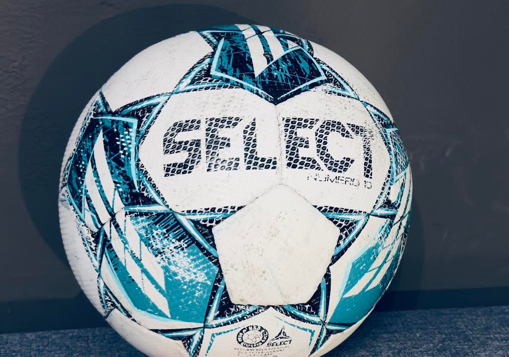 FIFA V23 nummer 10 voetbal, Ophalen of Verzenden, Bal
