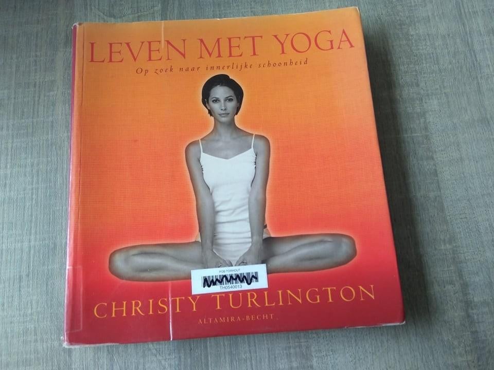 leven met yoga, Boeken, Ophalen of Verzenden, Christy Turlington