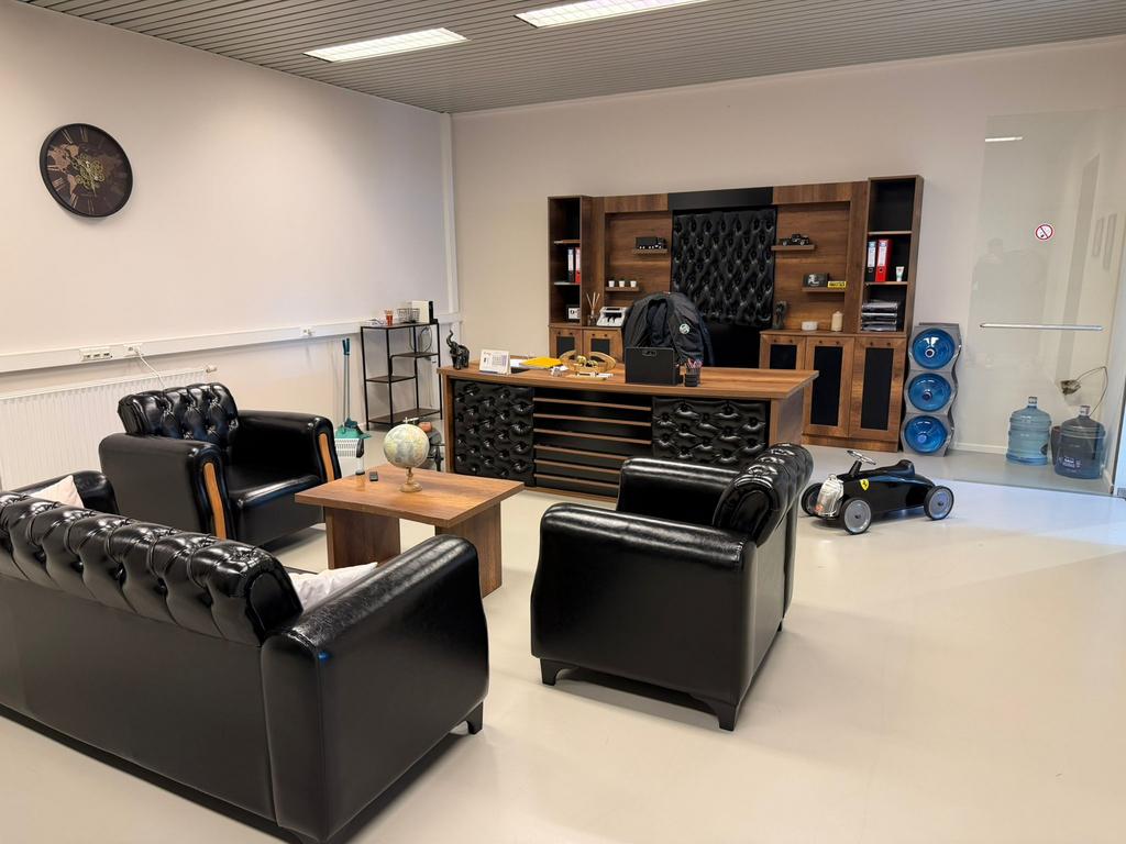 Bureau de Direction Haut de Gamme – Comme Neuf – 3.500 €, Ophalen