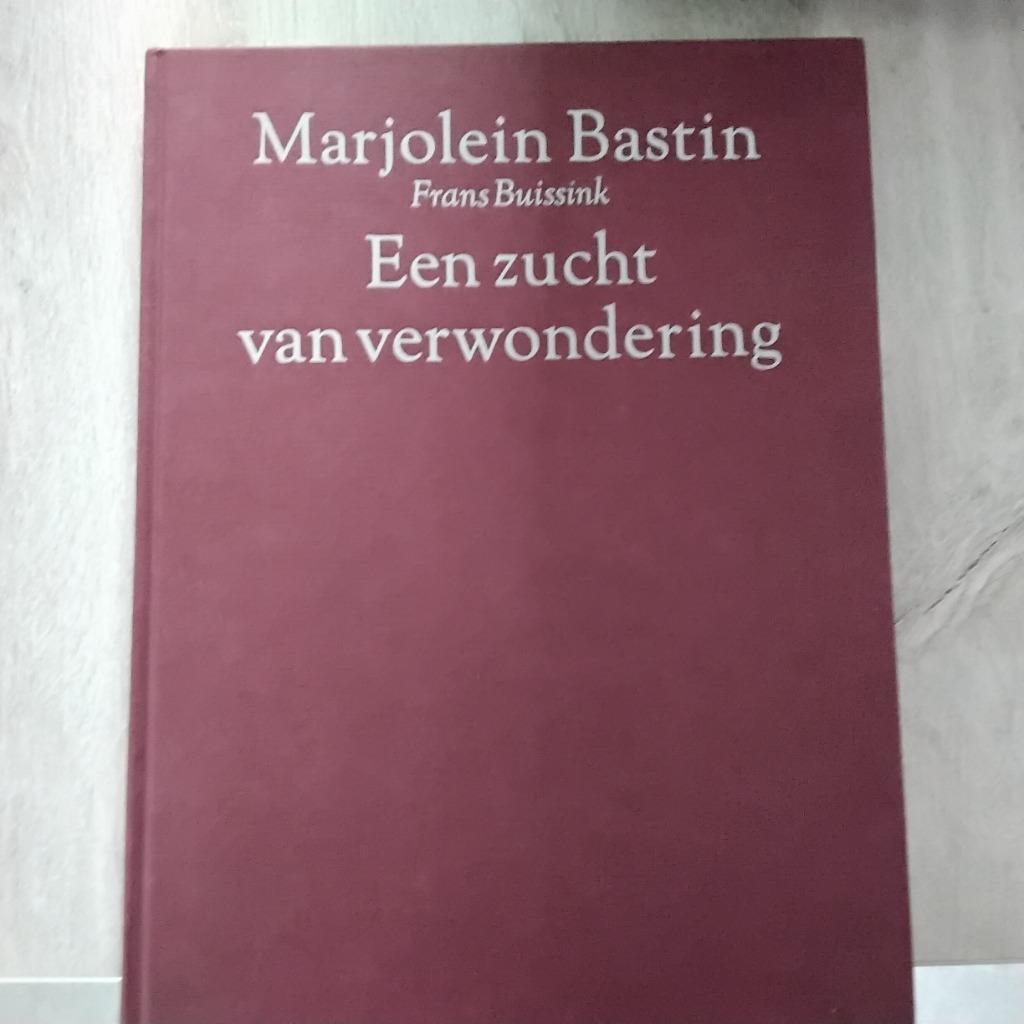 Een zucht van verwondering van marjolein bastin, Ophalen of Verzenden, Zo goed als nieuw