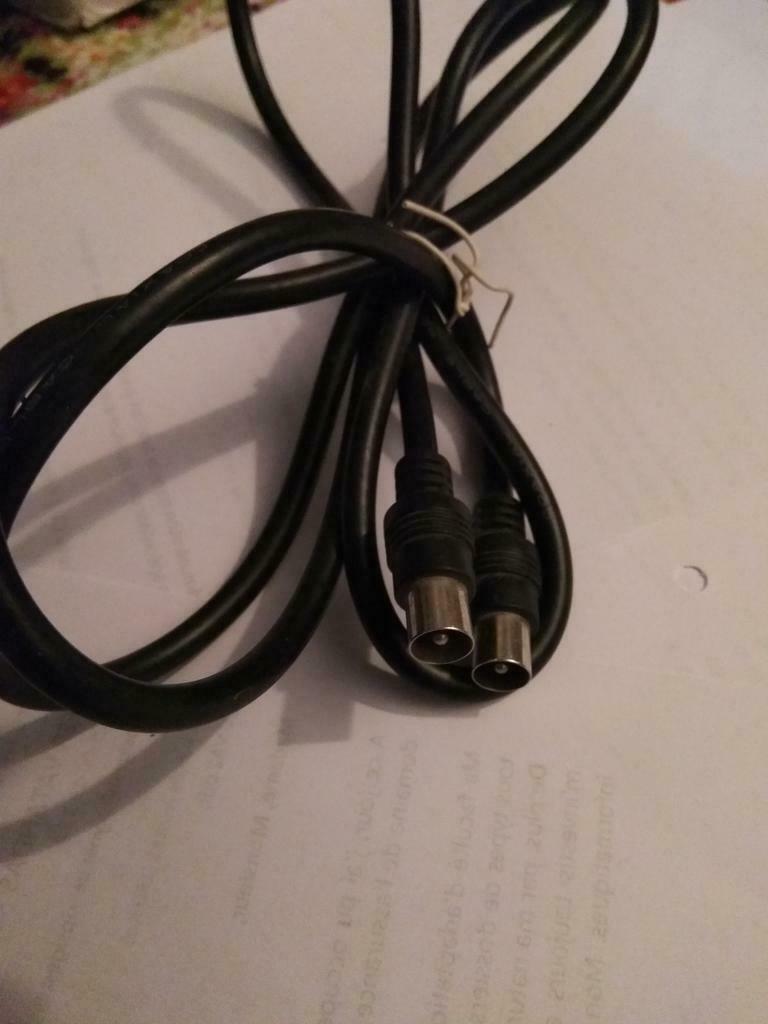 Câble tv mâle/mâle, TV, Hi-fi & Vidéo, Câbles audio & Câbles de télévision, Enlèvement ou Envoi, Comme neuf, Câble TV