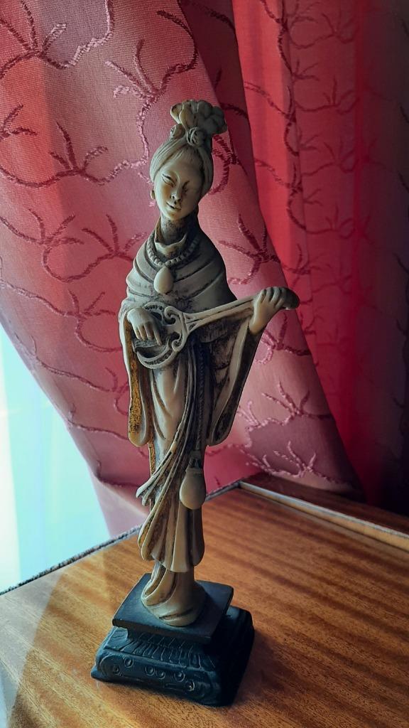 statuette de geisha en résine 1970 en parfait état, Enlèvement ou Envoi