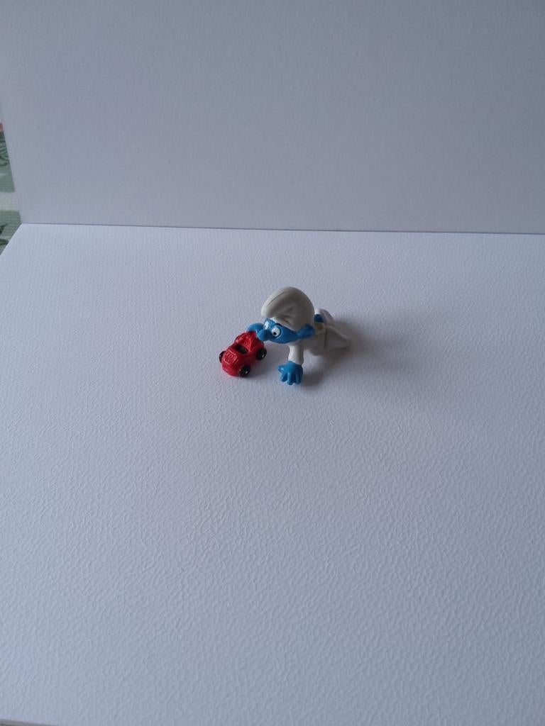 Bébé Schtroumpf avec voiture, Collections, Schtroumpfs, Enlèvement ou Envoi, Utilisé, Bébé Schtroumpf, Poupée, Figurine ou Peluche