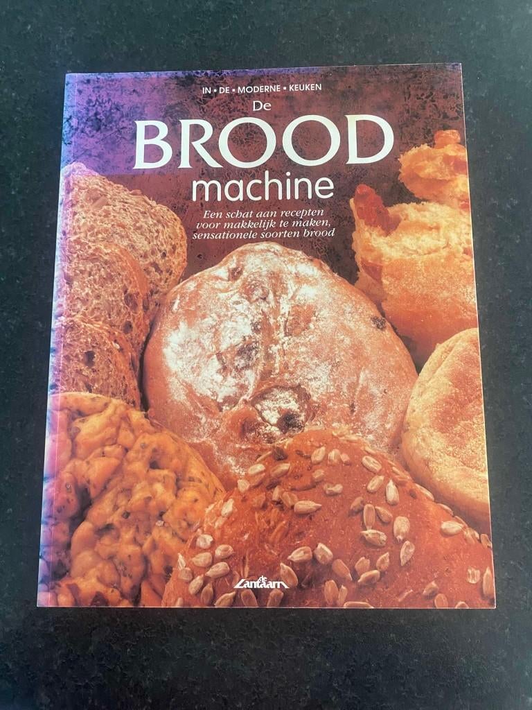 Bakboek - De broodmachine : 100 recepten, Ophalen of Verzenden, Gelezen