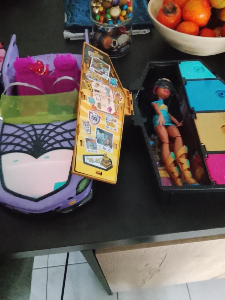 Groot pakket Monster High, Kinderen en Baby's, Speelgoed | Poppen, Ophalen, Zo goed als nieuw