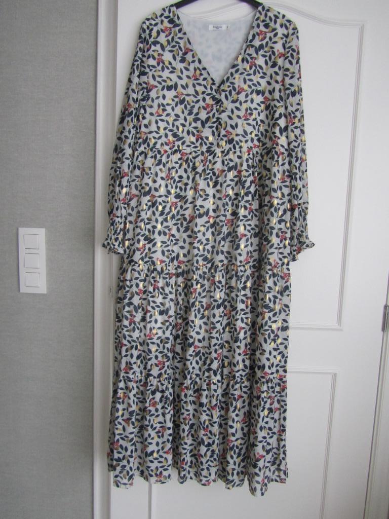 Daphnea Paris heel mooie jurk maat M, Kleding | Dames, Maat 38/40 (M), Wit, Ophalen of Verzenden, Zo goed als nieuw