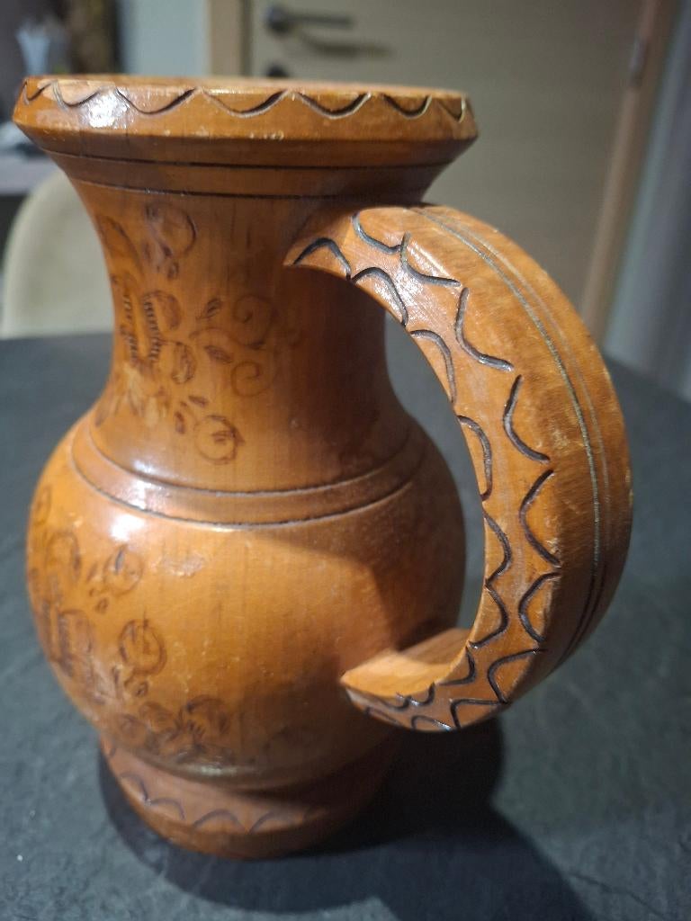 Antiek houten vaasje, Ophalen