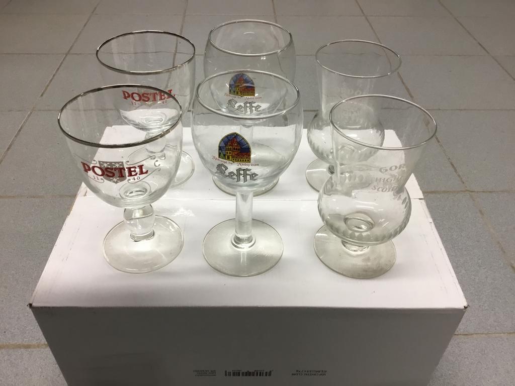 VERRES À BIÈRE, Collections, Enlèvement, Comme neuf, Verre à bière