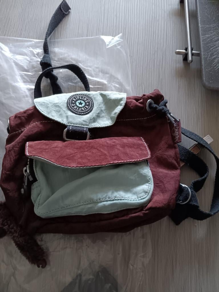 Sac à dos Kipling, Enlèvement, Kipling