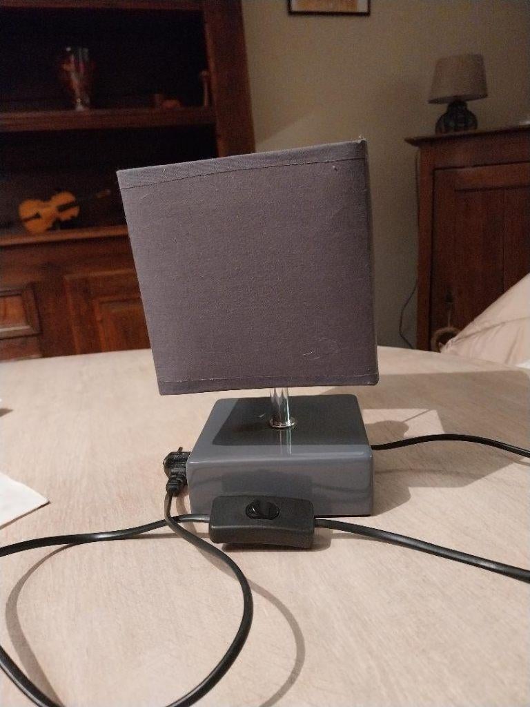 Petite lampe de table grise, Enlèvement ou Envoi, Utilisé, Autres matériaux