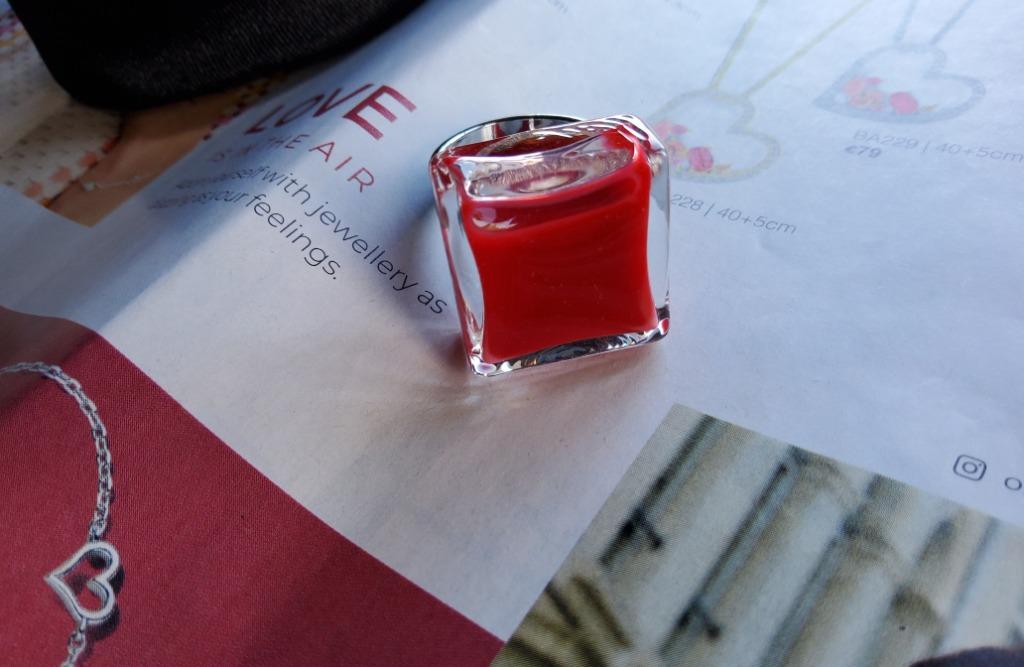 Belle bague rouge Pylones, nouvelle taille unique, Envoi, Neuf, Rouge, Fer ou Acier