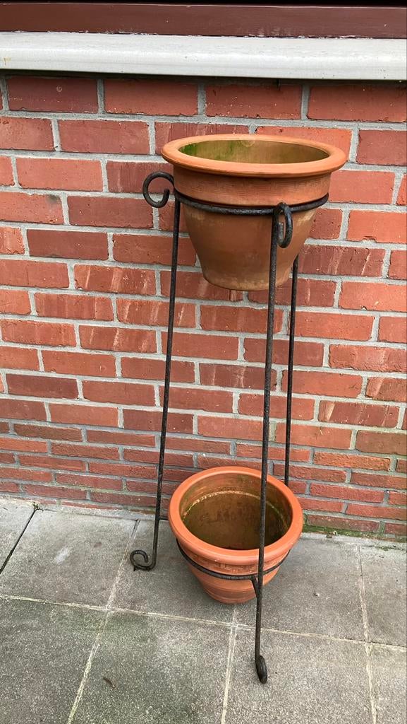 Présentoir à fleurs avec pots de fleurs en terre cuite, Enlèvement, Comme neuf