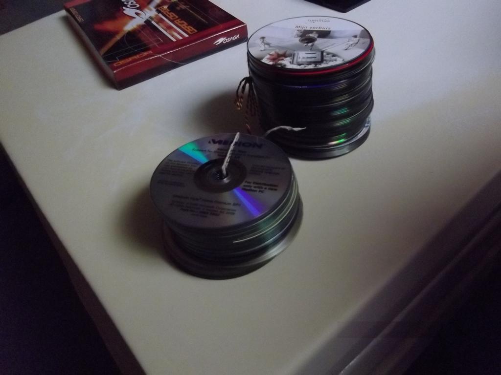 80 CD's voor Crea en Kunstwerkjes, Ophalen of Verzenden, Zo goed als nieuw, Knutselwerk