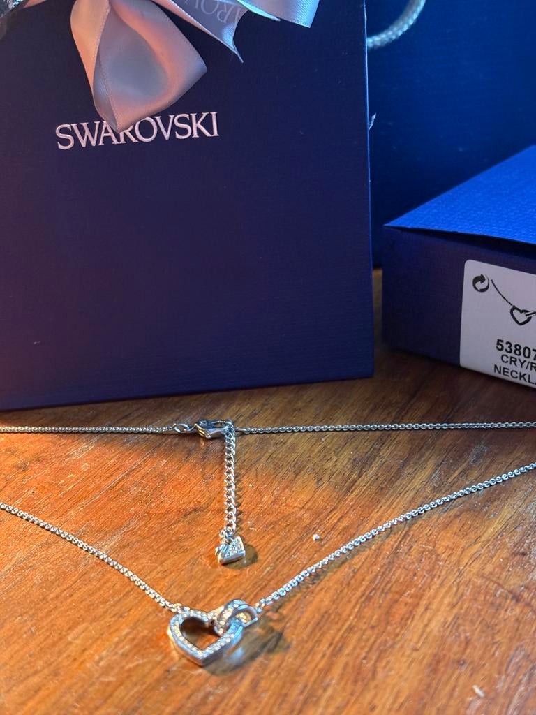 Nieuwe set van Swarovski., Verzamelen, Swarovski, Ophalen, Nieuw, Sieraad of Horloge