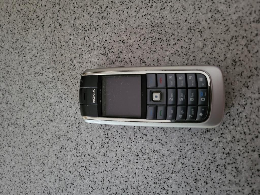 Nokia 6020  avec chargeur, en bon état. Collector., Télécoms, Enlèvement, Utilisé