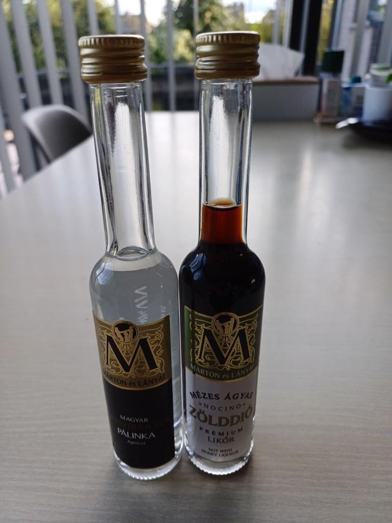 2 kleine flesjes palinka, Verzamelen, Ophalen of Verzenden, Zo goed als nieuw