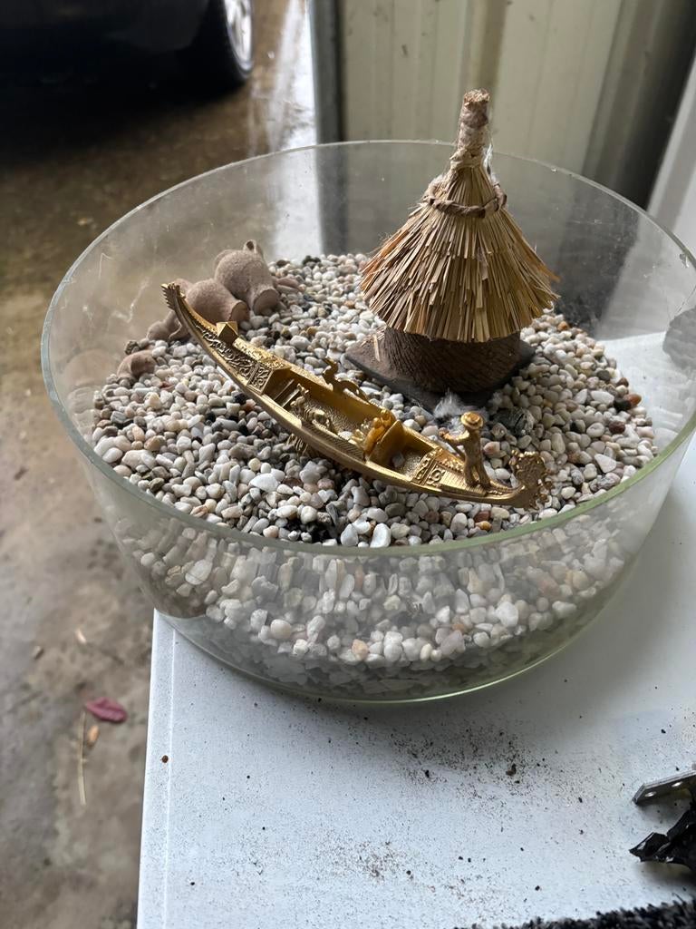 Glazen terrarium of schaal met siergrind  Ø40  H10, Ophalen, Zo goed als nieuw, Schaal