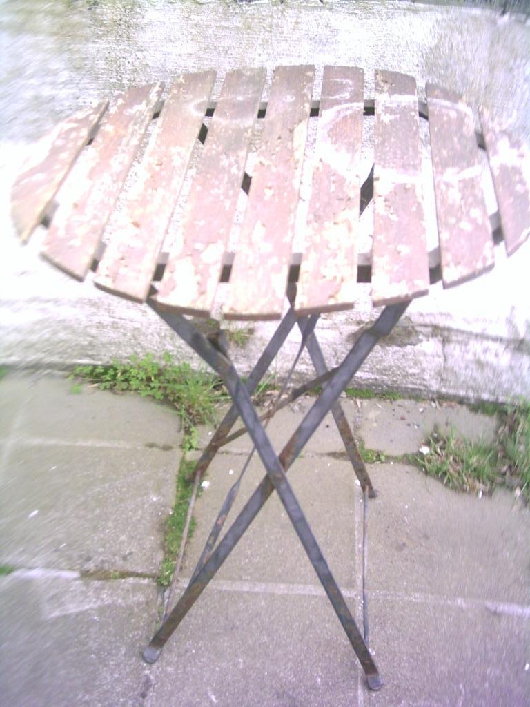 Jolie petite table, Maison & Meubles, Enlèvement, Utilisé