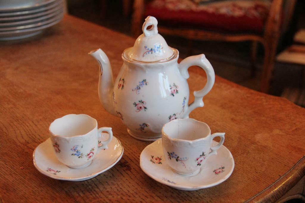 Petit service à café en porcelaine ancienne, motifs fleuris, Enlèvement ou Envoi