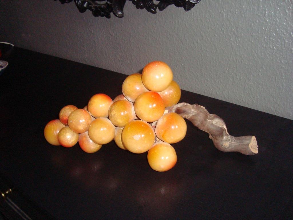 A vendre grappe de raisin en albatre, Antiquités & Art, Antiquités | Verre & Cristal, Enlèvement