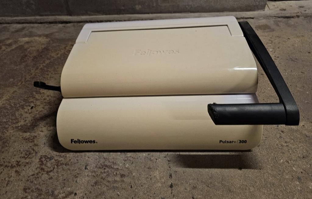 Perforelieur Fellowes Pulsar+ 300, Ophalen, Gebruikt