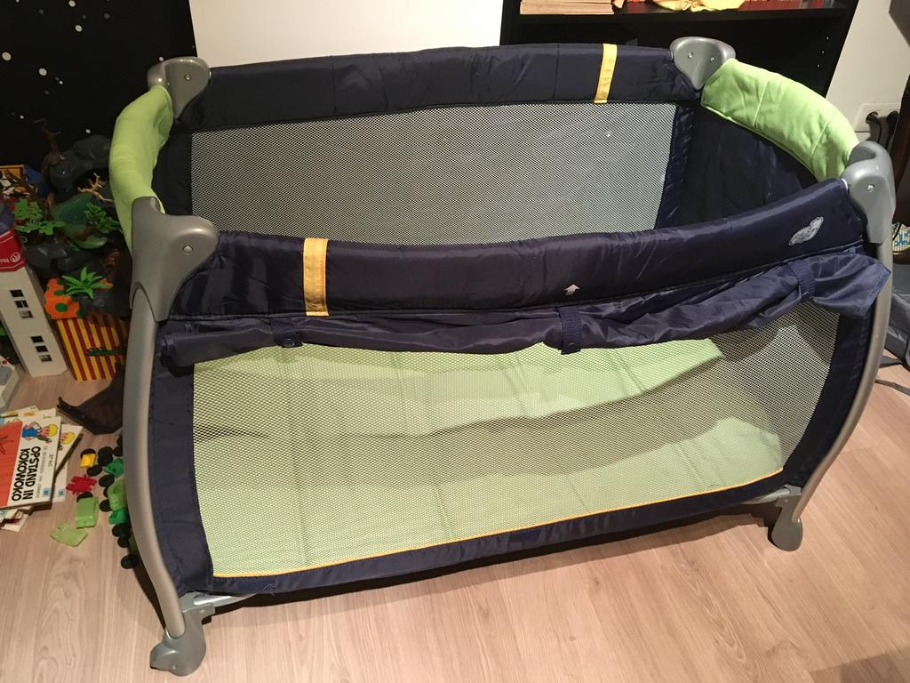 Reisbedje + Matras Childwheels, Kinderen en Baby's, Ophalen, Zo goed als nieuw, Reisbedje