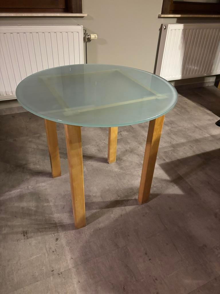 Houten bijzettafel met glazen tafelblad, Ophalen, Rond, 55 tot 75 cm, Zo goed als nieuw