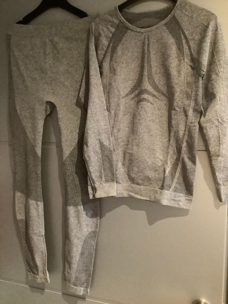 Thermisch ondergoed en shirts jongen 11-12 jaar, Ophalen of Verzenden, Gebruikt, Kleding, Overige merken