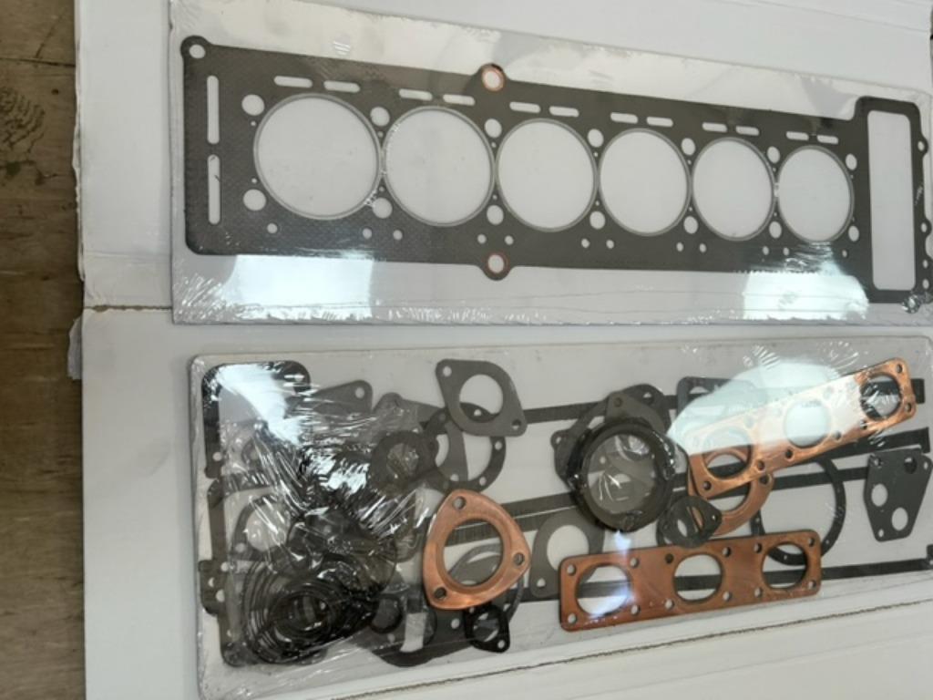 Pochette de joints moteur pour Maserati Mistral 3.7, Enlèvement ou Envoi, Neuf, Maserati
