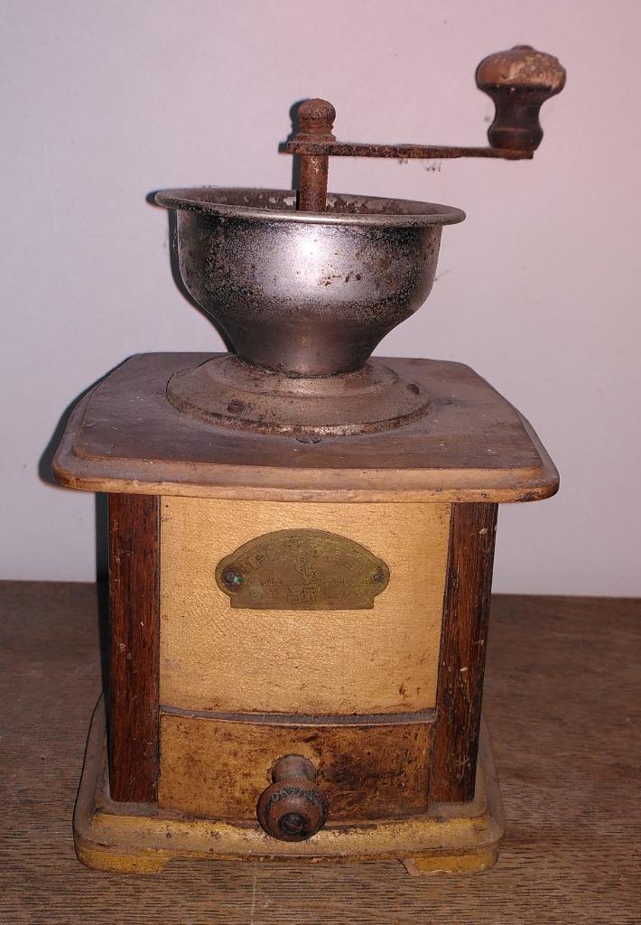 Moulin à café ancien, Enlèvement