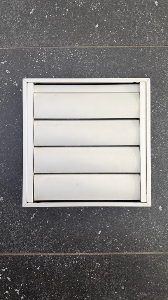 Grille d'aération en aluminium avec persiennes, Enlèvement ou Envoi, Comme neuf, Ventilateur et Extracteur