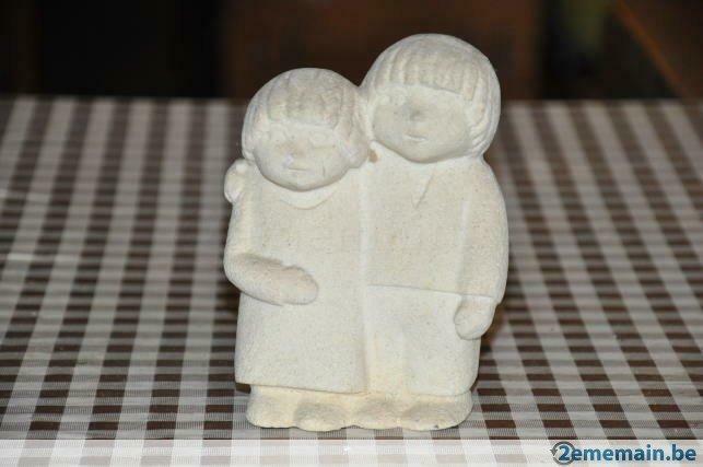 statuette couple enfantin pierre de sable, Antiquités & Art, Art | Sculptures & Bois