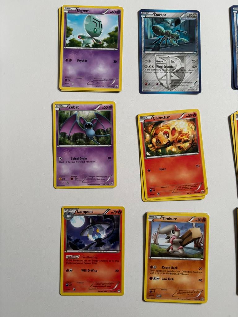 Pokemon kaarten wegens dubbel 2012, Ophalen, Zo goed als nieuw
