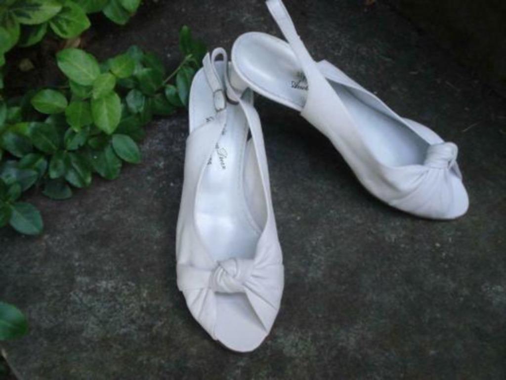 Livraison gratuite nouveaux escarpins de fête en cuir blanc, Neuf, Escarpins, Moda di Fausto 41, Blanc