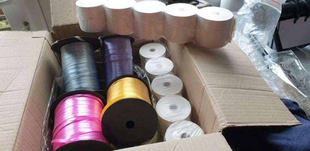 Pil) Lot ruban cadeau (bolduc) et rouleau papier, Divers, Enlèvement ou Envoi, Neuf