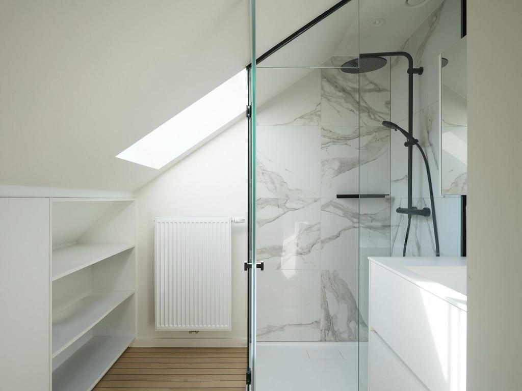 Douche avec set de douche à effet pluie Blaufoss noir mat, Maison & Meubles, Salle de bain | Salle de bain complète, Comme neuf