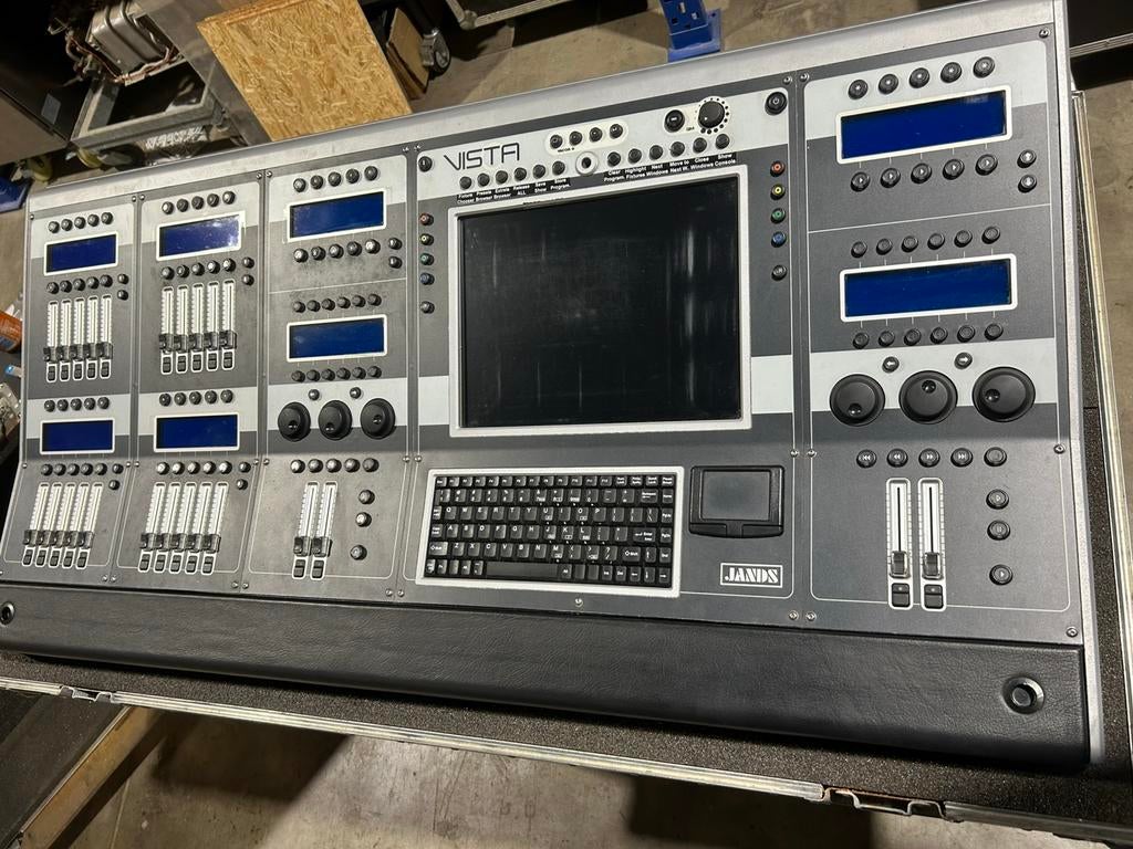 JANDS VISTA T4 + Flight Case - Table mixage lumières, Muziek en Instrumenten, Ophalen of Verzenden, Gebruikt, Licht, Kleur