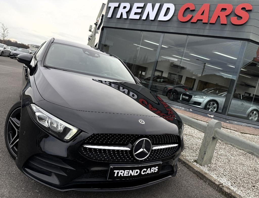 Mercedes-Benz A 180 D PACK AMG PACK NIGHT PANO LEDAMBI GA1, Auto's, Mercedes-Benz, 4 deurs, 4 cilinders, Alcantara, Zwart