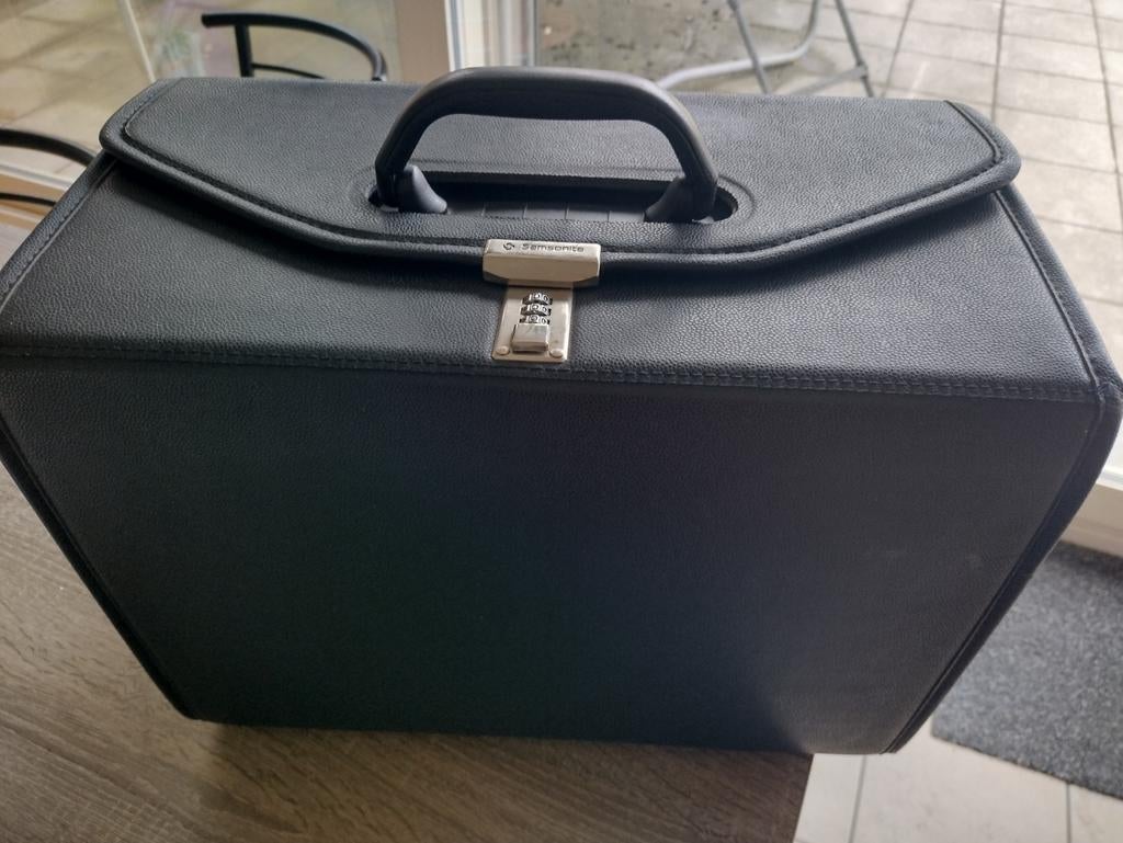 Samsonite pilotenkoffer, zwart, met cijferslot, Handtassen en Accessoires, Zo goed als nieuw, Slot