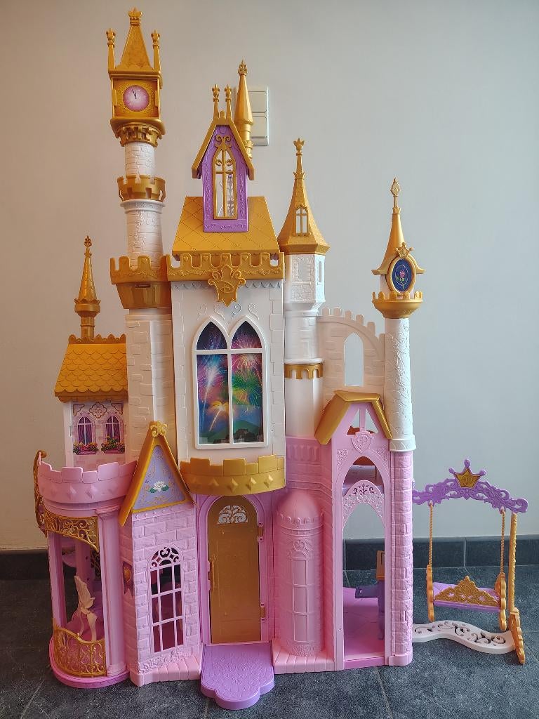 Disneyprinsessen kasteel, Ophalen, Zo goed als nieuw, Poppenhuis
