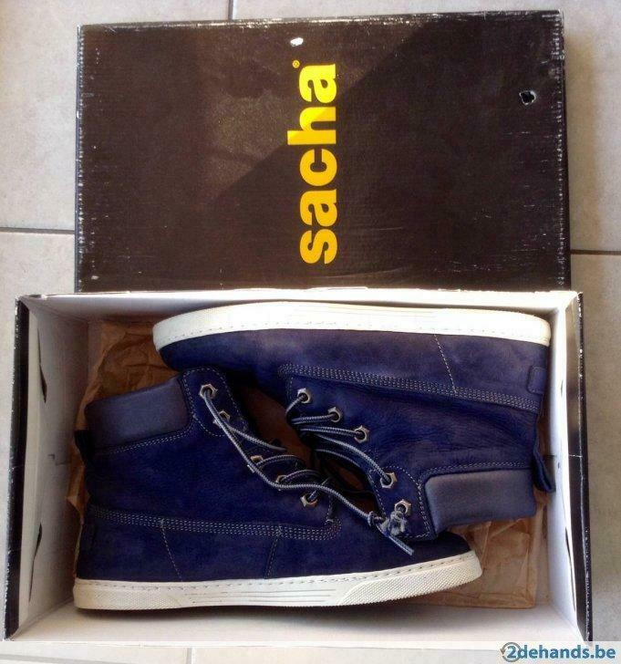 A vendre chaussures femme / ado en cuir Sacha, Chaussures de marche, Comme neuf, Enlèvement, Bleu