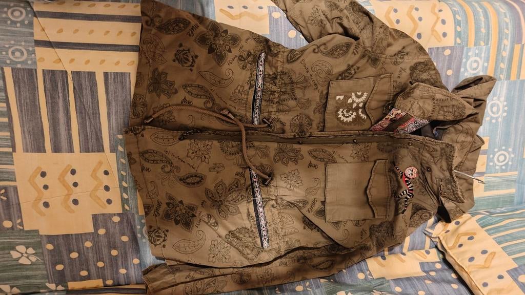 Desigual zomer jas maat 44 met uitneembaar gedeelte, Ophalen, Maat 42/44 (L), Groen
