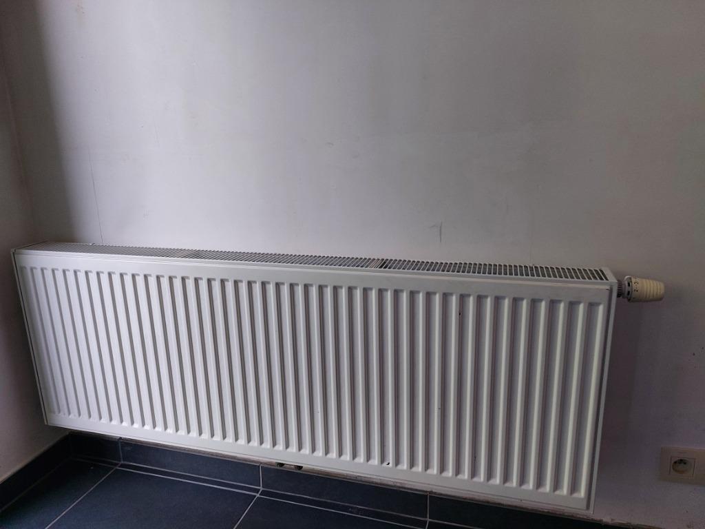 Paneel radiator Van Marcke wit 140 cm, Doe-het-zelf en Bouw, Ophalen, 30 tot 80 cm, Radiator, Zo goed als nieuw