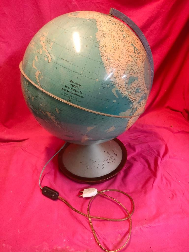 Un vieux globe., Enlèvement ou Envoi, Utilisé