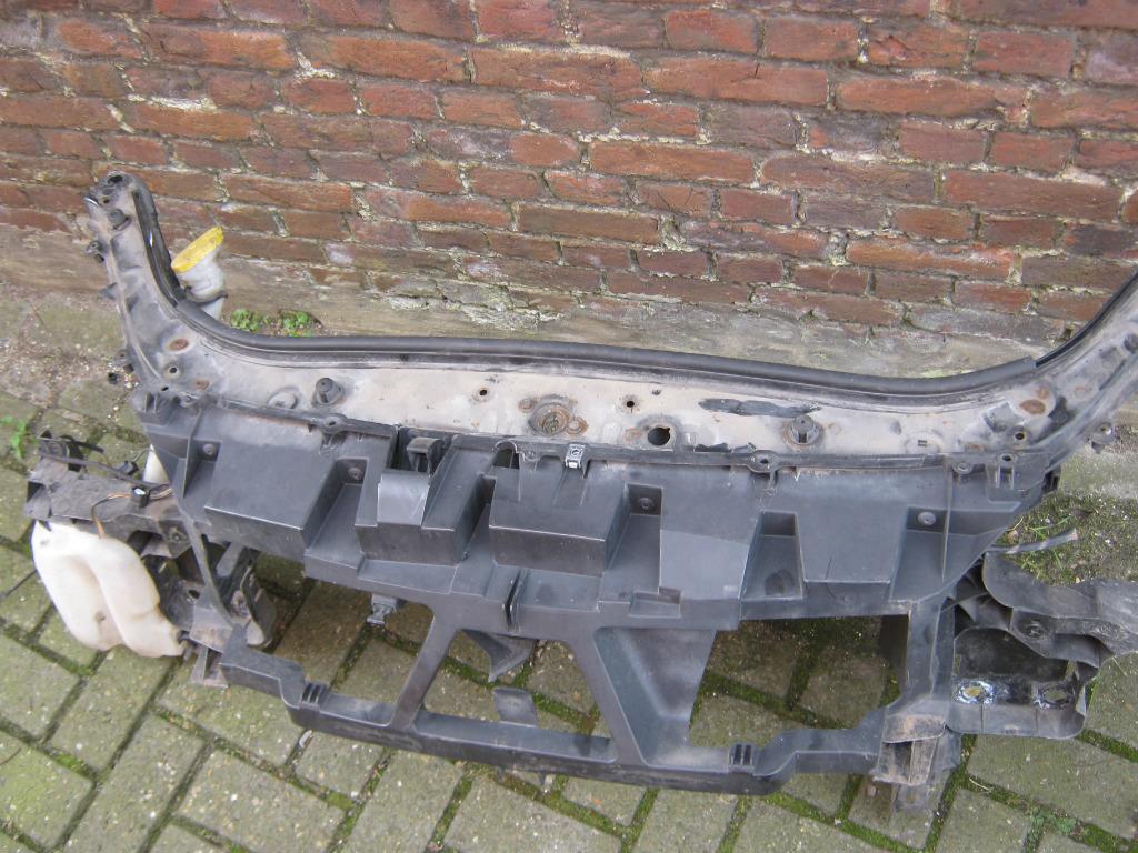 voorfront voorbumper  voor renault megane scenic 1.9dci 2006, Gebruikt, Ophalen of Verzenden, Bumper, Renault