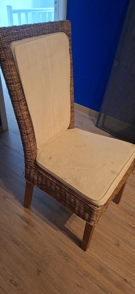 Rieten stoel met kussen, Huis en Inrichting, Stoelen, Gebruikt, Vijf, Zes of meer stoelen, Riet of Rotan, Bruin, Ophalen