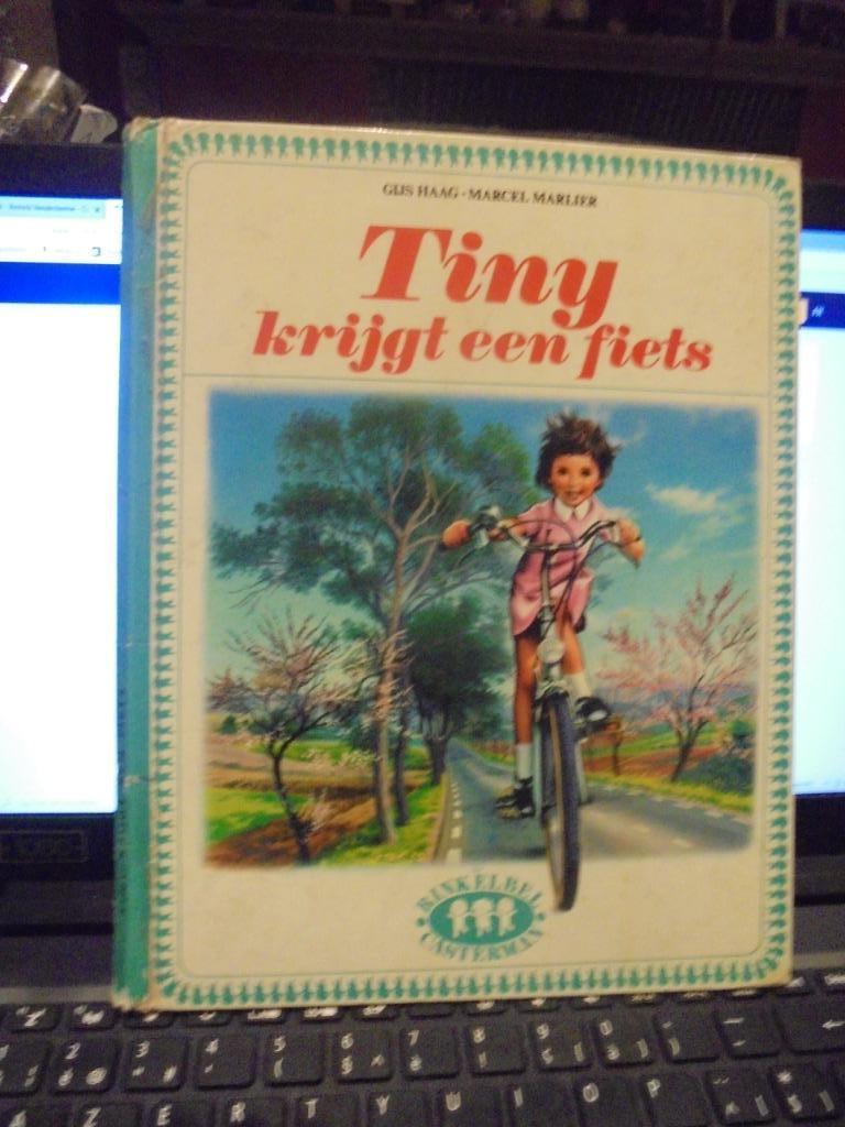 Tiny krijgt een fiets, Boeken, Ophalen of Verzenden, Gelezen