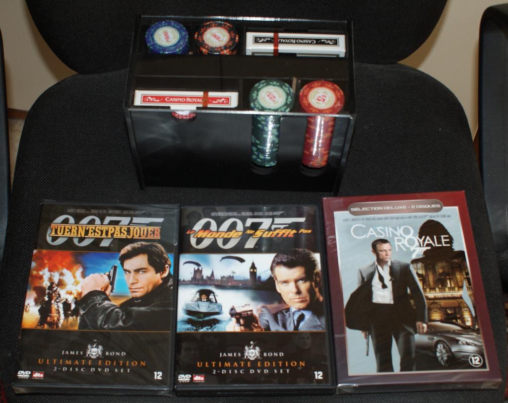 Coffret 42 DVD + Pokerset 007 Ultimate Casino Edition *NEUF*, À partir de 12 ans, Enlèvement ou Envoi, Neuf, dans son emballage